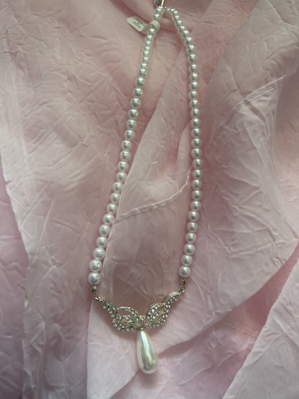 Elegant White Pearl Teardrop Pendant Necklace - Unbranded